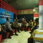 Jaga Bekasi On The Spot, Polsek Pebayuran Perkuat Sinergi Kamtibmas Bersama Warga di Poskamling Kertasari