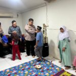 Jum’at Berkah, Kanit Reskrim Polsek Pebayuran Santuni Anak Yatim Piatu di Mapolsek