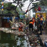 Sambut HUT RI ke-81, Kodim 0509 Bekasi Gelar Karya Bakti Bersihkan Sungai Cilemahabang