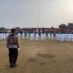 Kanit Intelkam Polsek Pebayuran Pimpin Upacara Penurunan Bendera HUT ke-81 RI